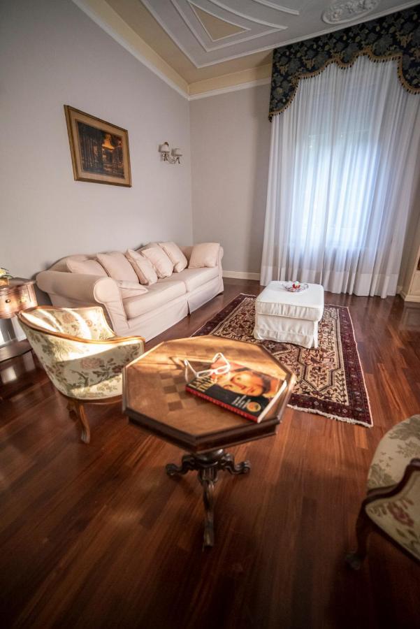 B&B Matteotti Luxury Home Vignola  Eksteriør bilde